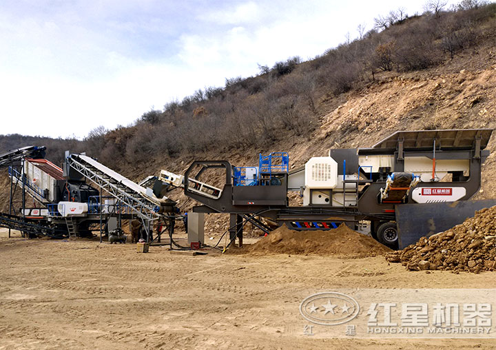 輪胎式車載流動(dòng)石子、粉碎機(jī)